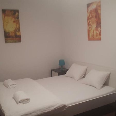 Apartman - Sukromie V Meste ブラチスラヴァ エクステリア 写真