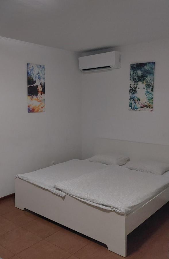 Apartman - Sukromie V Meste ブラチスラヴァ エクステリア 写真